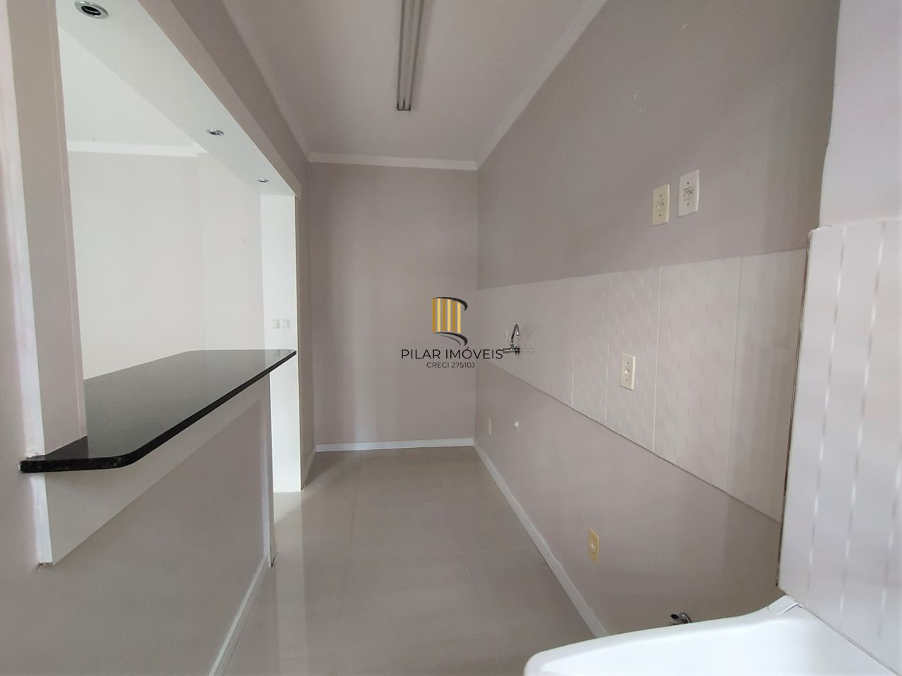 Apartamento reformado de 1 dormitório em andar alto !