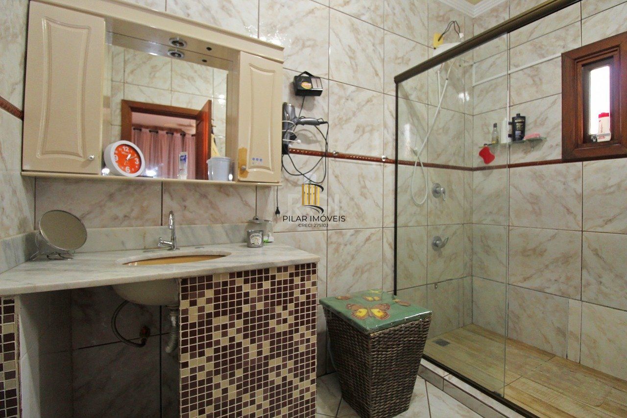 Casa para Venda - 339m², 3 dormitórios, 2 vagas - Vila Nova, Porto Alegre