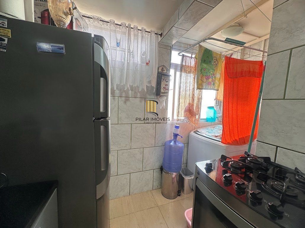 Apartamento a venda, dois dormitórios mobiliado no bairro Cristal.