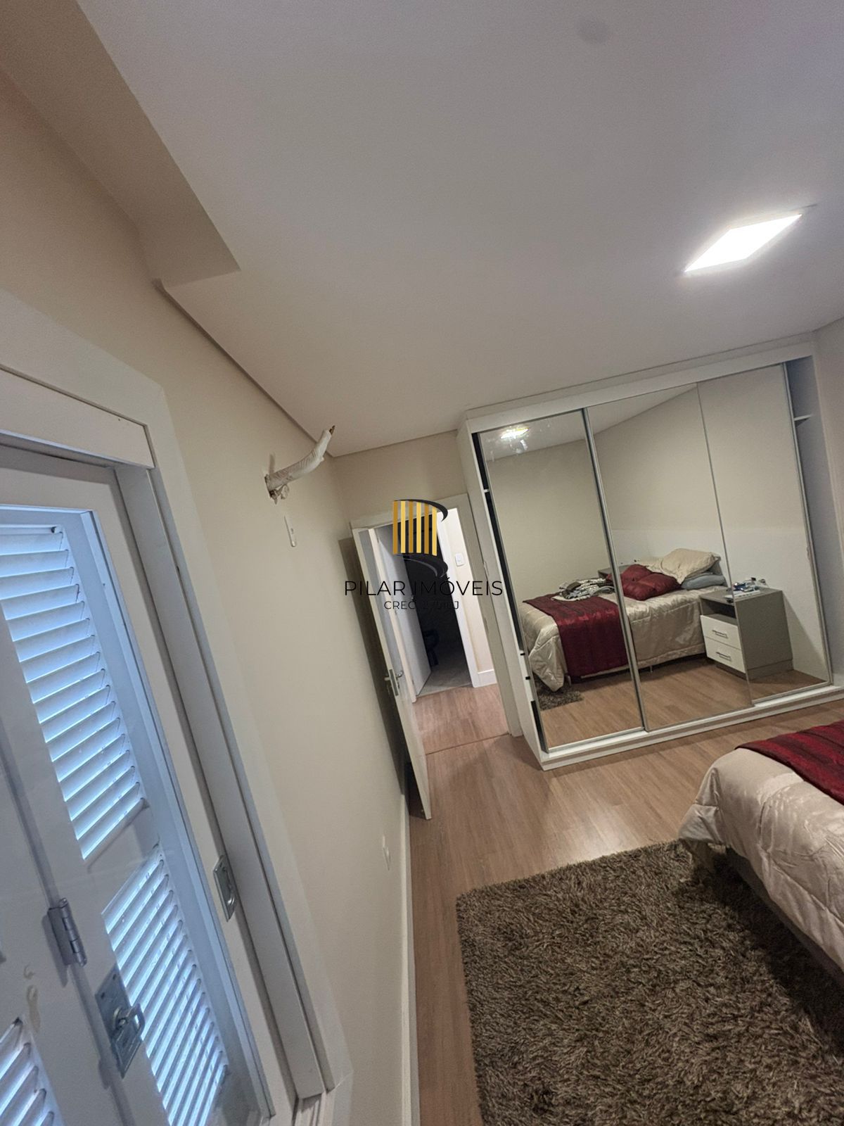 Apartamento com 02 quartos (01 suíte) no Bairro Cidade Baixa em Porto Alegre