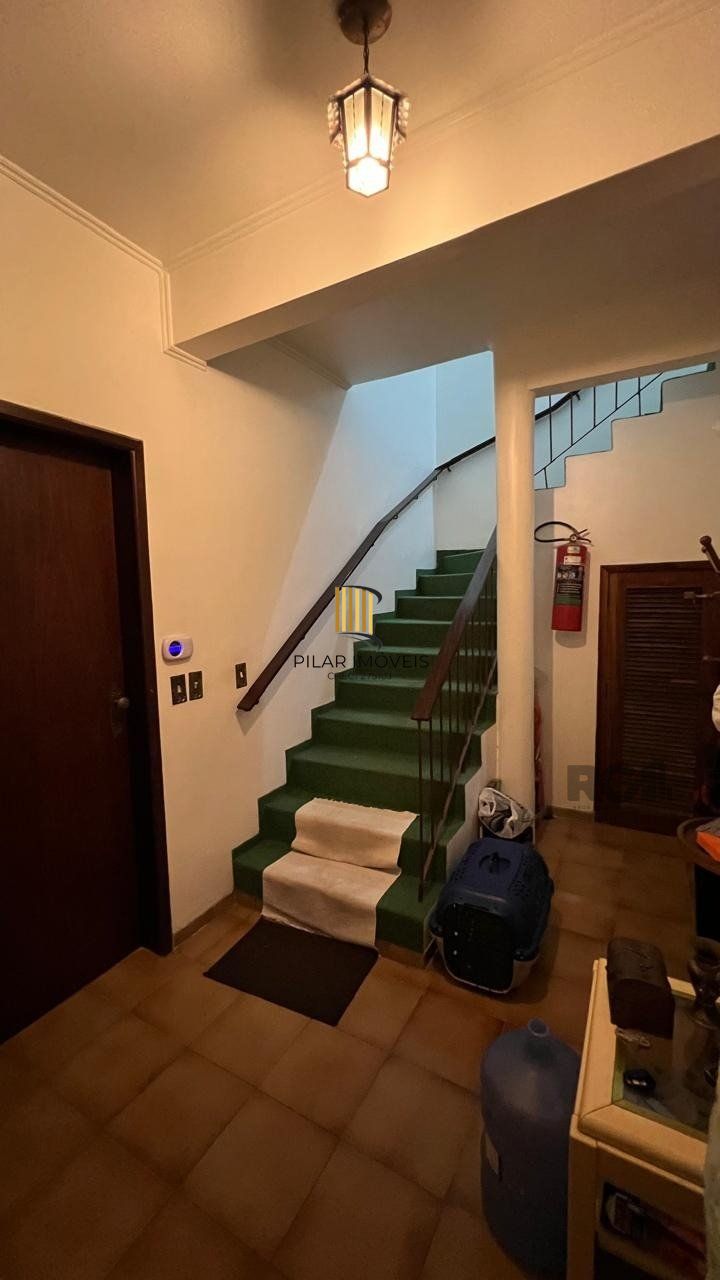 Apartamentos com 5 quartos, 2 suítes, 4 vagas de garagem, no bairro Santana, Porto Alegre/RS