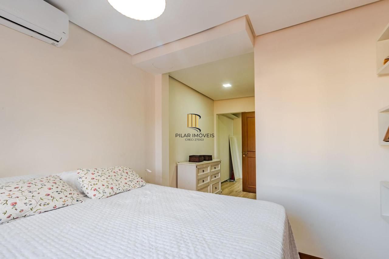 Casa em condomínio 3 dormitórios e sótão bairro Cristal