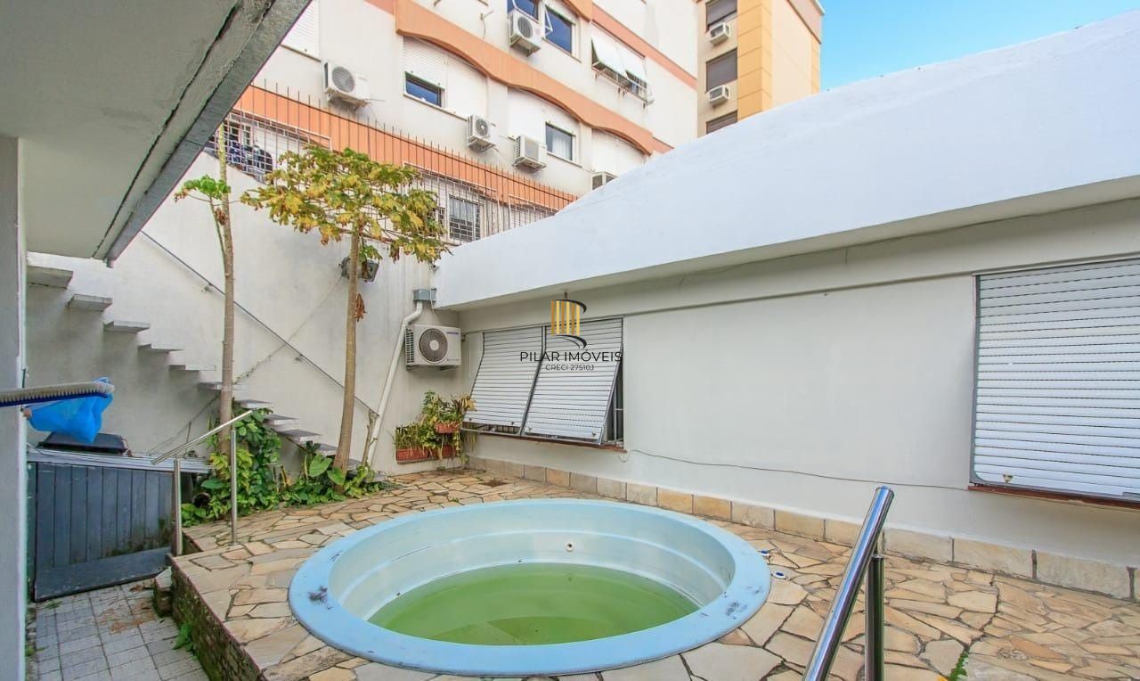 Casa para Venda - 222m², 3 dormitórios, sendo 3 suites, 2 vagas - Menino Deus