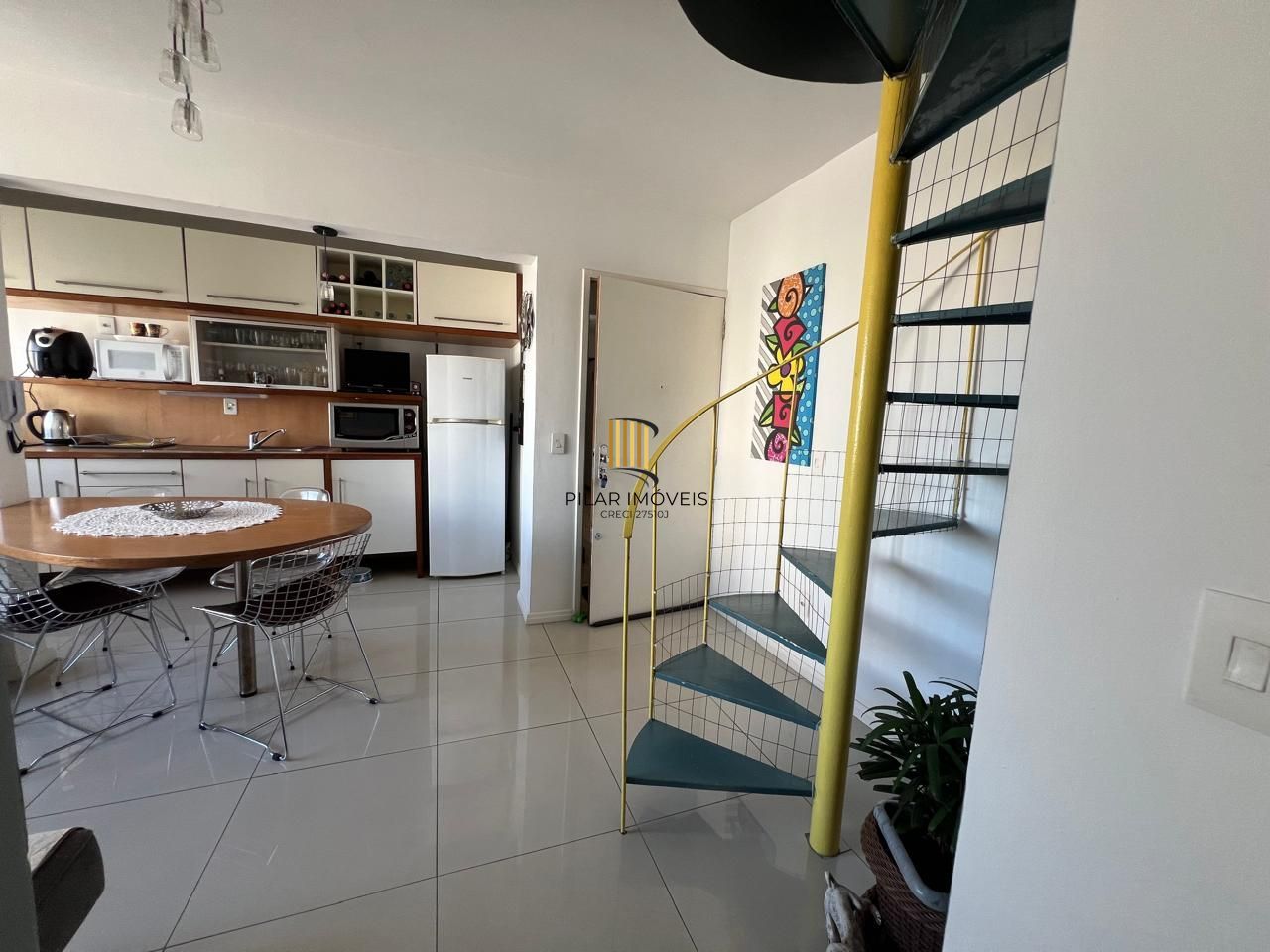 Cobertura 1 dormitorio semi mobiliada no Bairro Santana
