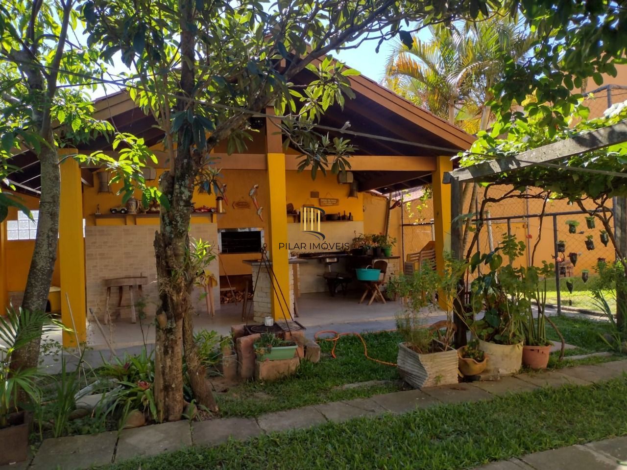 Casa para Venda - 693.6m², 5 dormitórios, sendo 3 suites, 4 vagas - Hípica