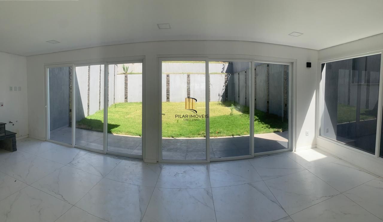 Casa com 3 dormitórios e suíte à Venda no Bairro Medianeira - Porto Alegre/RS