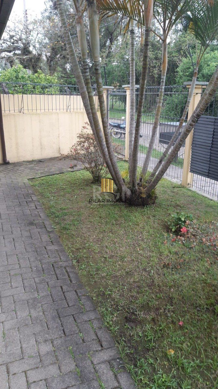 Casa em condomínio com 168,03m² com 3 dormitórios, 1 suíte, vagas de garagem, no bairro Serraria