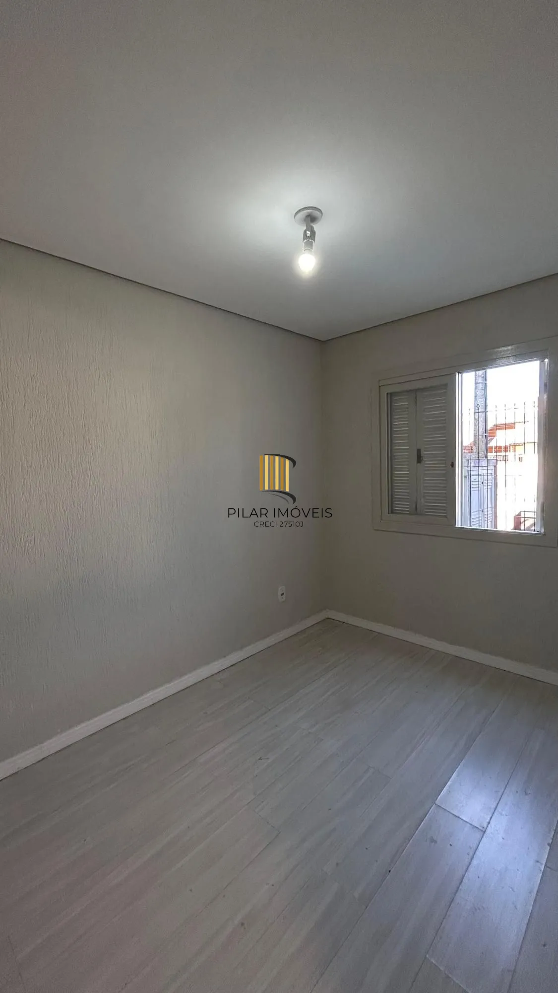 Apartamento 2 dormitórios no bairro Jardim Algarve