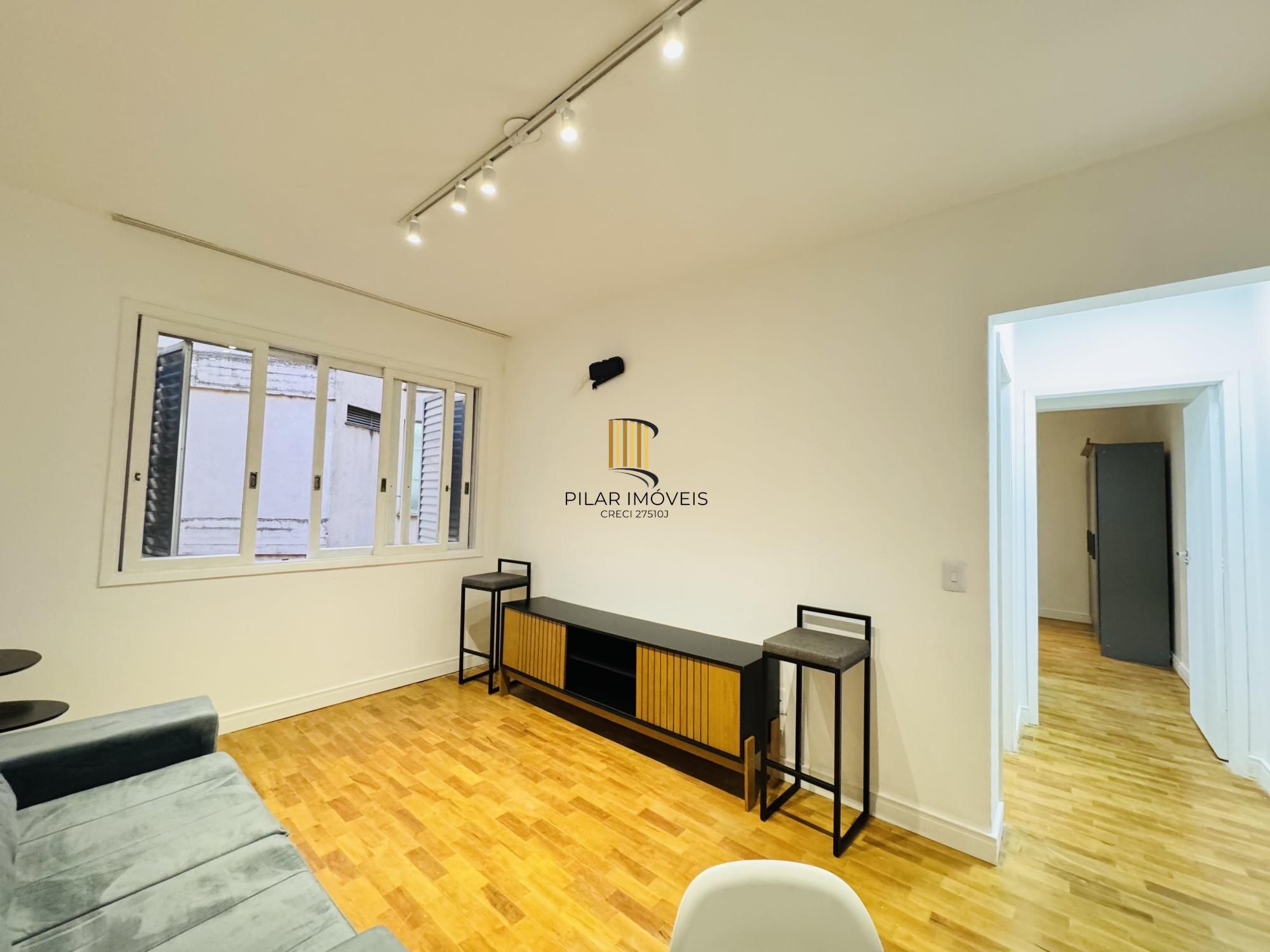 Apartamento 01 dormitório reformado Centro Porto Alegre