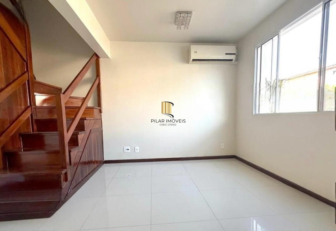 Casa em condominio , 2 dorm, 1 vaga, bairro Sarandi, condomínio Acapulco.