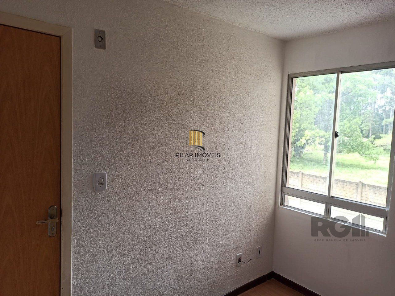 Oportunidade !!! Lindo Apartamento 02 Dormitórios reformado e com vaga.