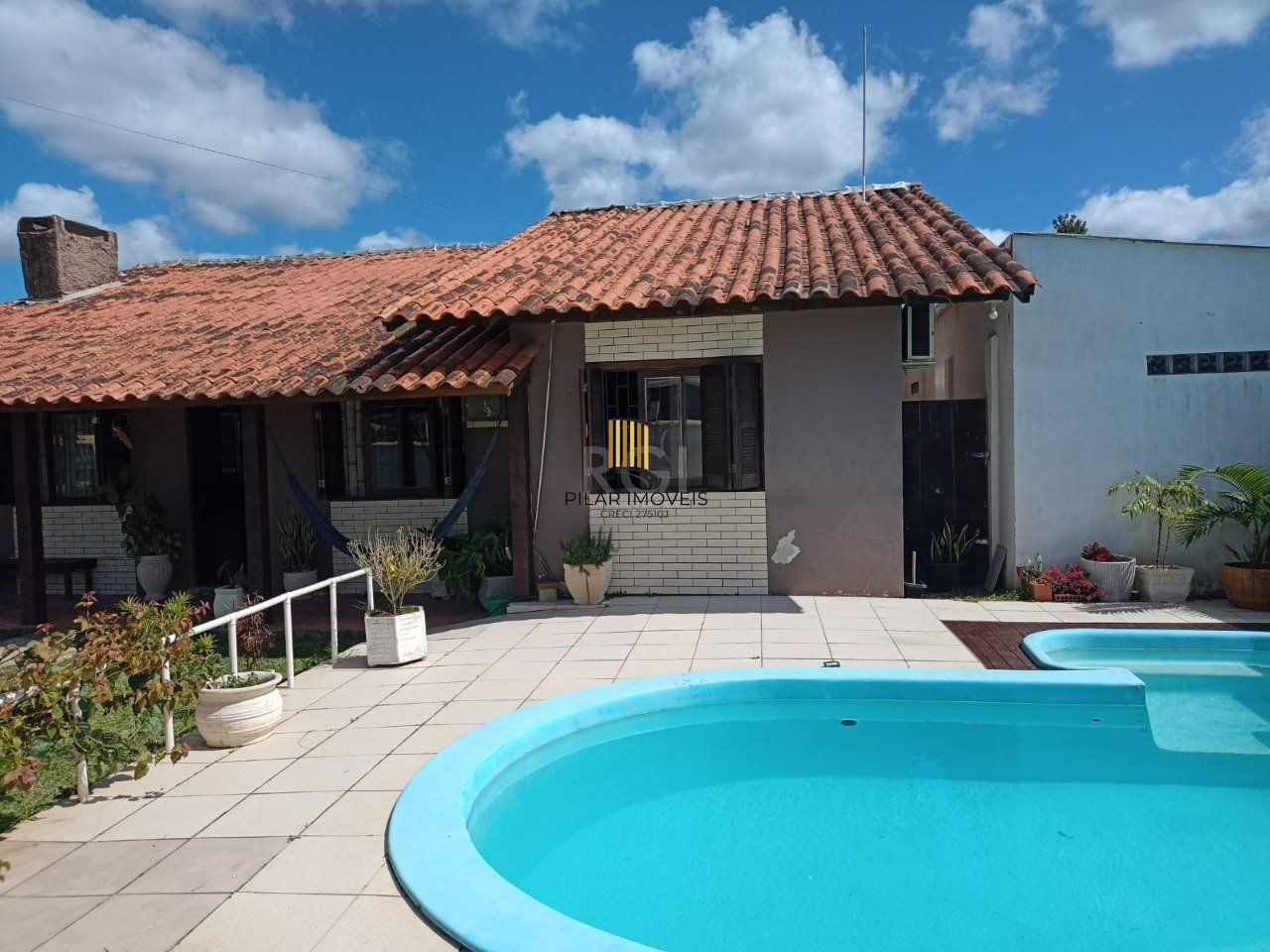 Casa 3 dormitórios, sendo 1 suites, 9 vagas - bairro Ponta Grossa Porto Alegre RS