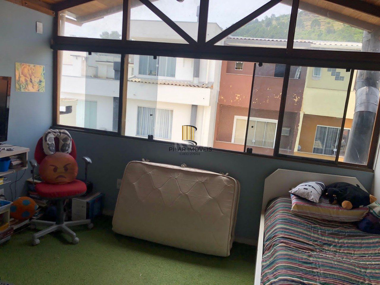 Casa com 3 dormitórios 2 suítes, área gourmet, vaga de estacionamento,  Guarujá,  Porto Alegre RS 