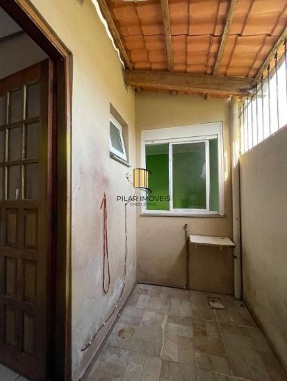 Casa em condomínio privativo de 2 dormitórios no bairro Ponta Grossa