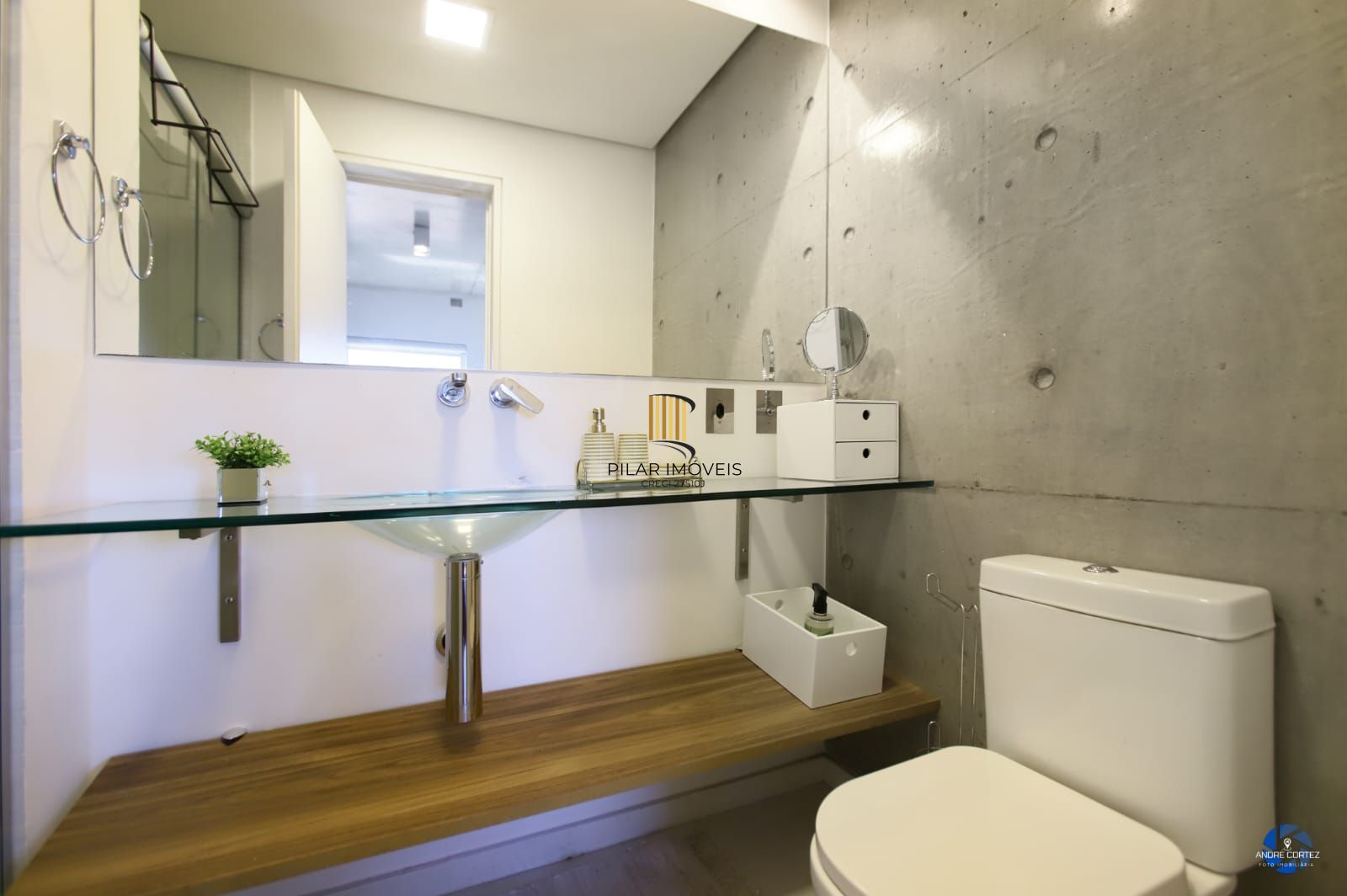 Apartamento de 02 quartos, , 01 vaga, 01 suítes, Área de serviço em Porto Alegre/RS