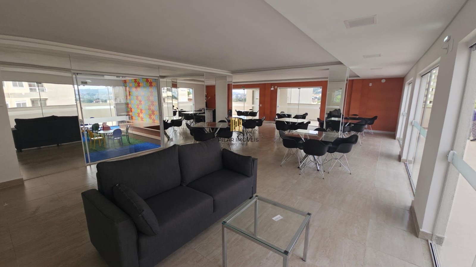 Apartamento 2 dormitórios , suíte , sacada com churrasqueira , 1 vaga de garagem coberta !