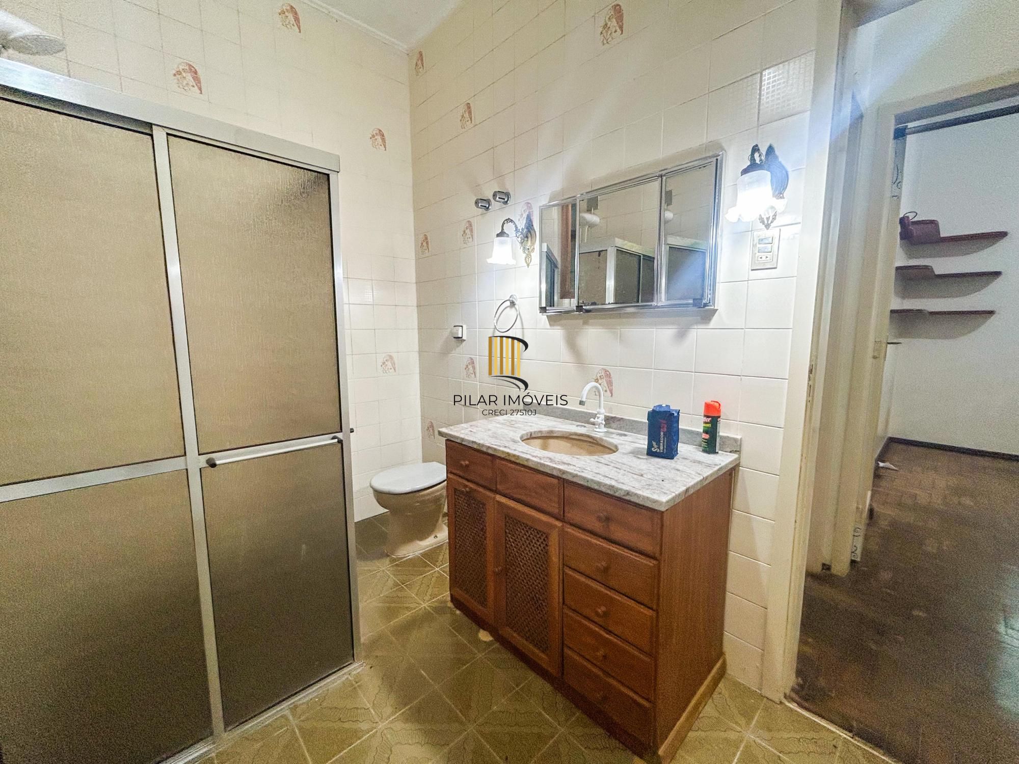 Casa Residencial com 3 Quartos, sendo 1 suíte e 3 Banheiros, no Bairro Santa Teresa em Porto Alegre, RS