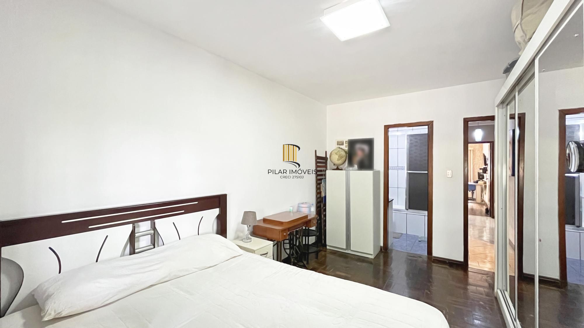 Casa de 156m², com 3 dormitórios, 1 suíte em terreno de 450m²; na Vila Nova