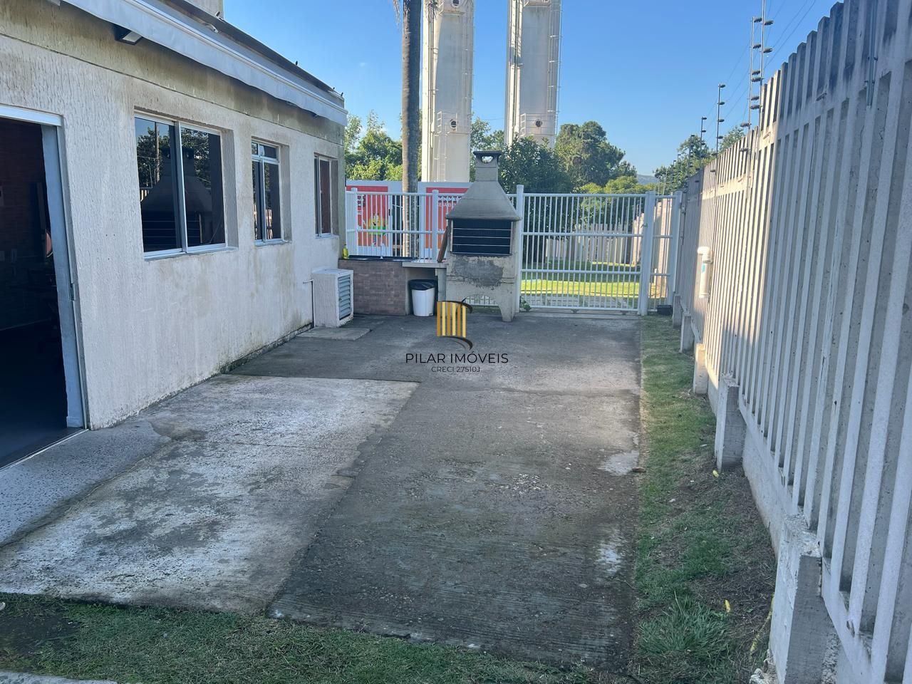 Apartamento 2 dormitórios com vaga no bairro Cavalhada.