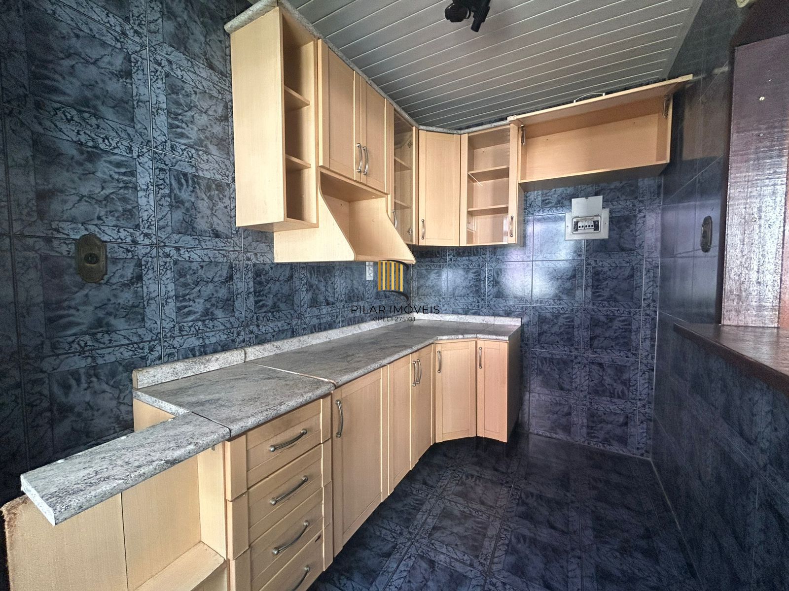 Apartamento de 2 dormitórios estacionamento rotativo e portaria