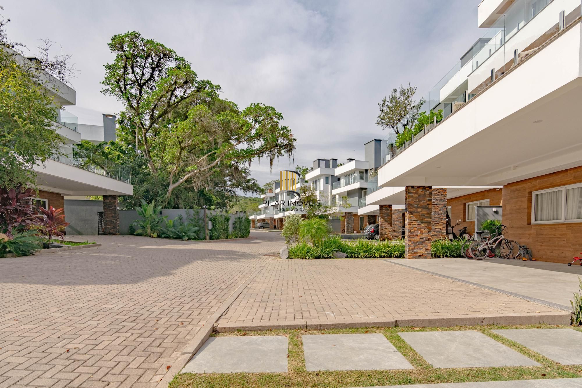Casa de Condomínio 3 dormitórios no bairro Ipanema