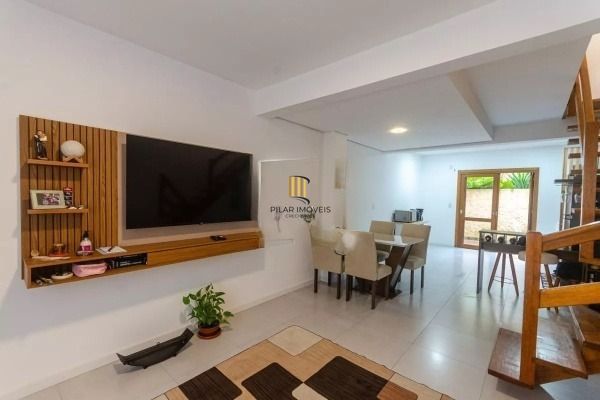 Casa em condominio com 2 vagas