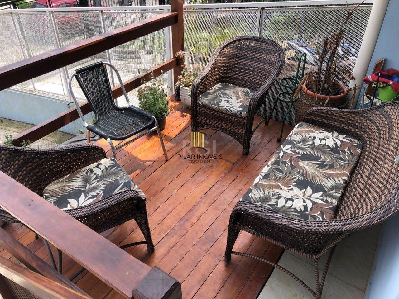 Casa com 3 dormitórios 2 suítes, área gourmet, vaga de estacionamento,  Guarujá,  Porto Alegre RS 
