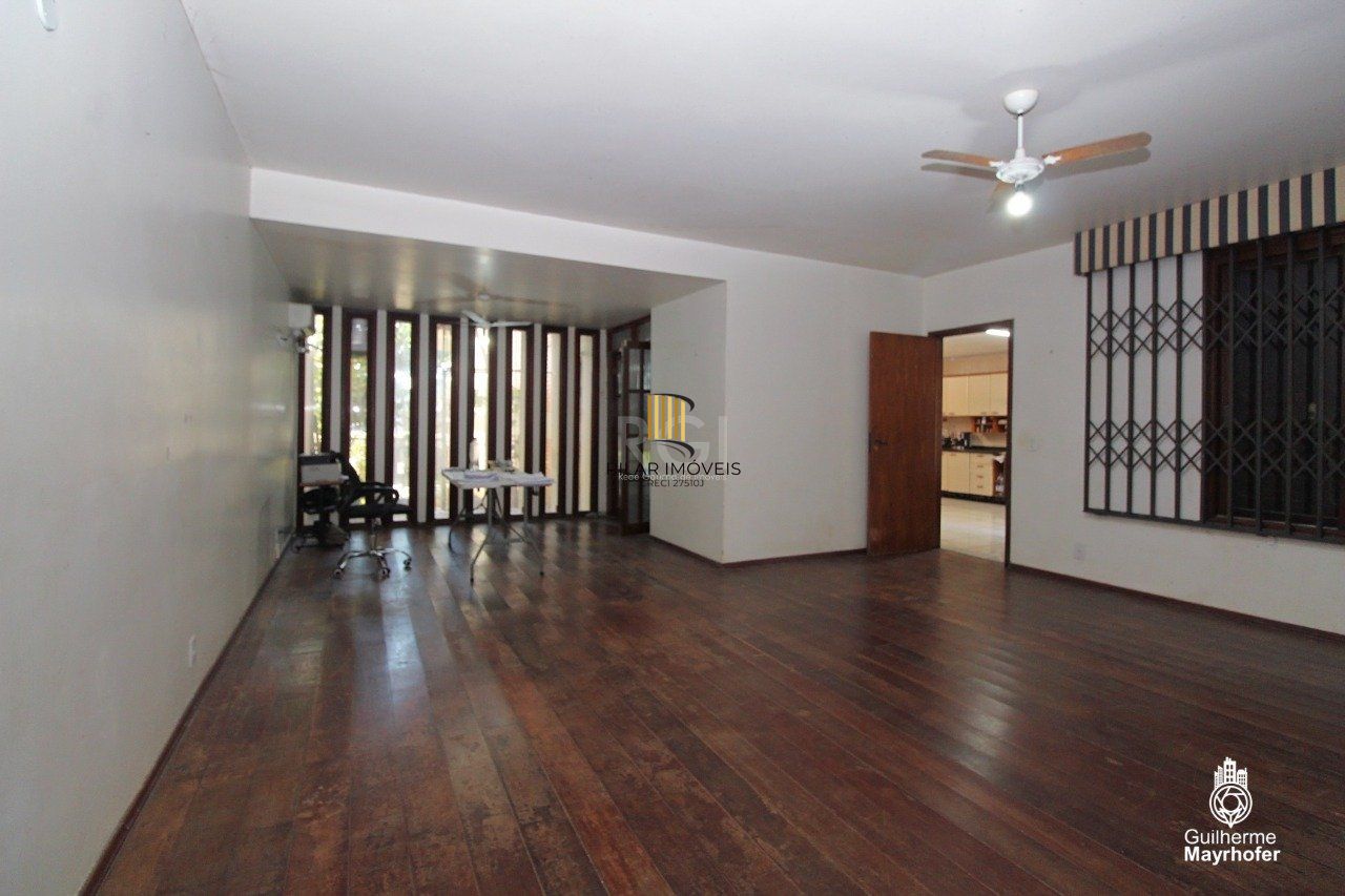 Casa para Venda - 526.64m², 4 dormitórios, sendo 2 suites, 4 vagas - Teresópolis