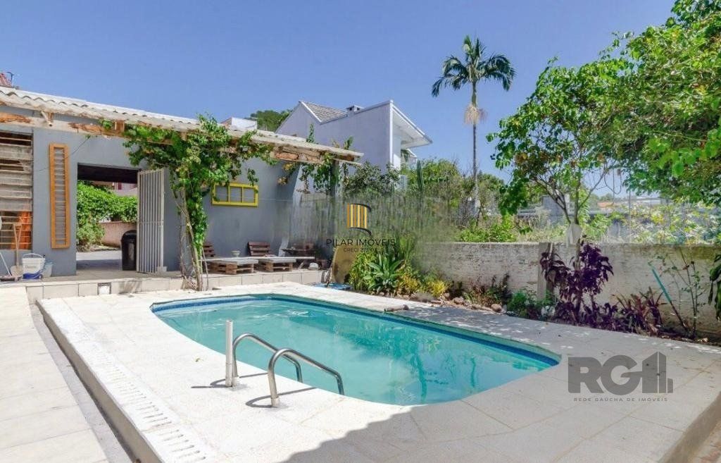 Casa 6 dormitórios no bairro Vila Conceição