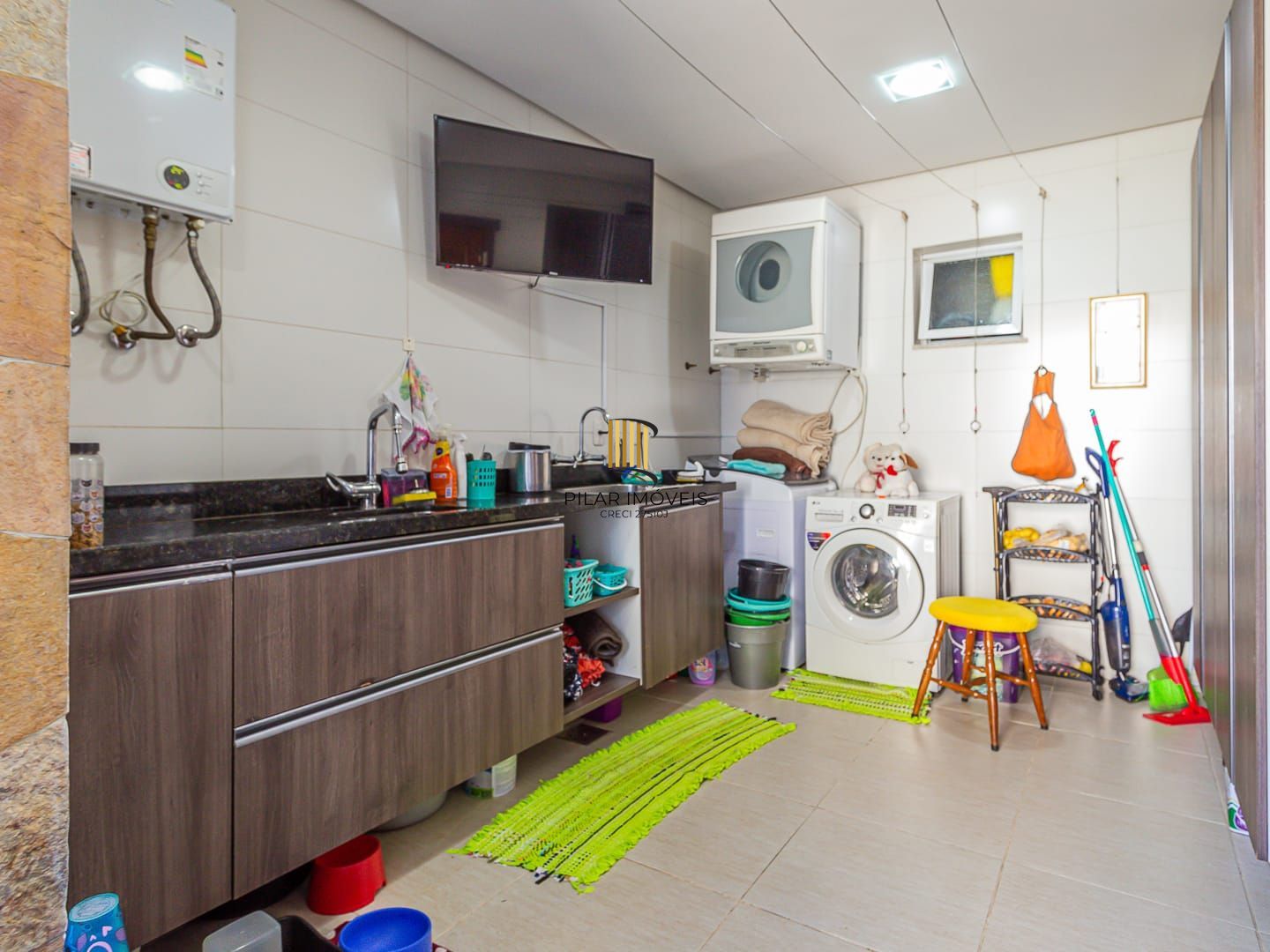 Casa 3 dormitórios com duas suítes bairro Jardim Floresta - Lindoia