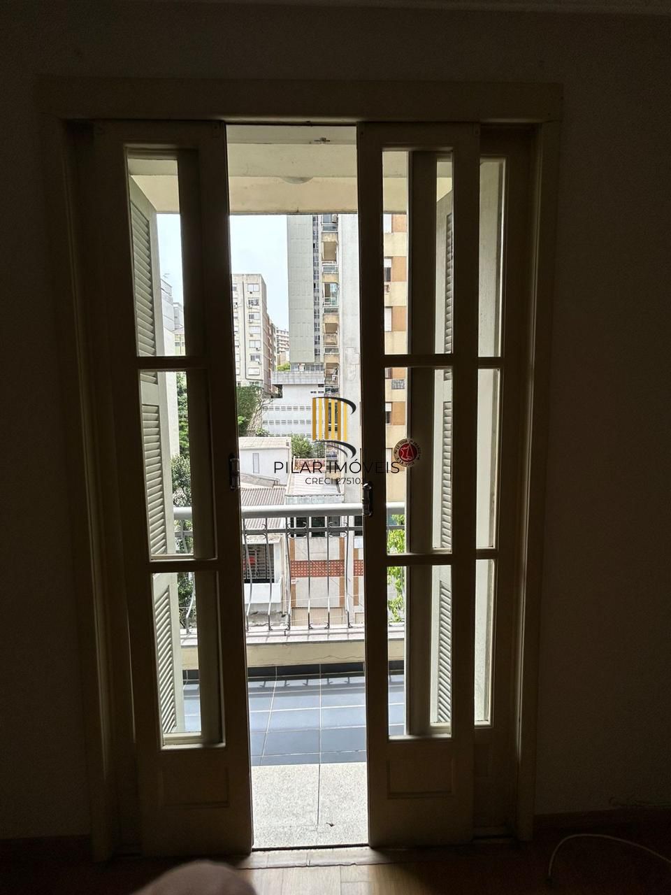 Apartamento com 03 quartos e 02 banheiros no Centro Histórico de Porto Alegre