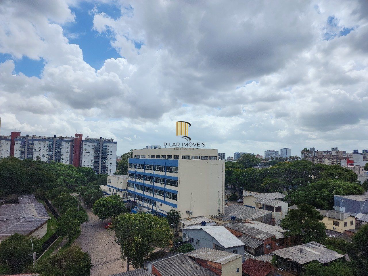 Apartamento com 01 quarto, 01 vaga escriturada coberta, Bairro Cidade Baixa