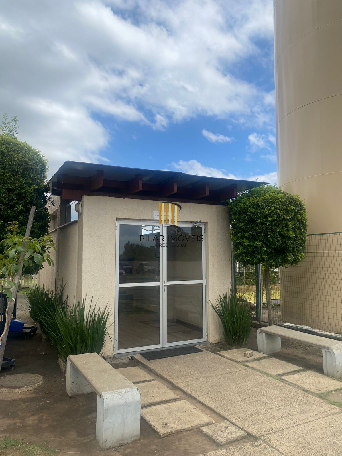 Apartamento com 02 quartos e 01 vaga no Bairro Sarandi