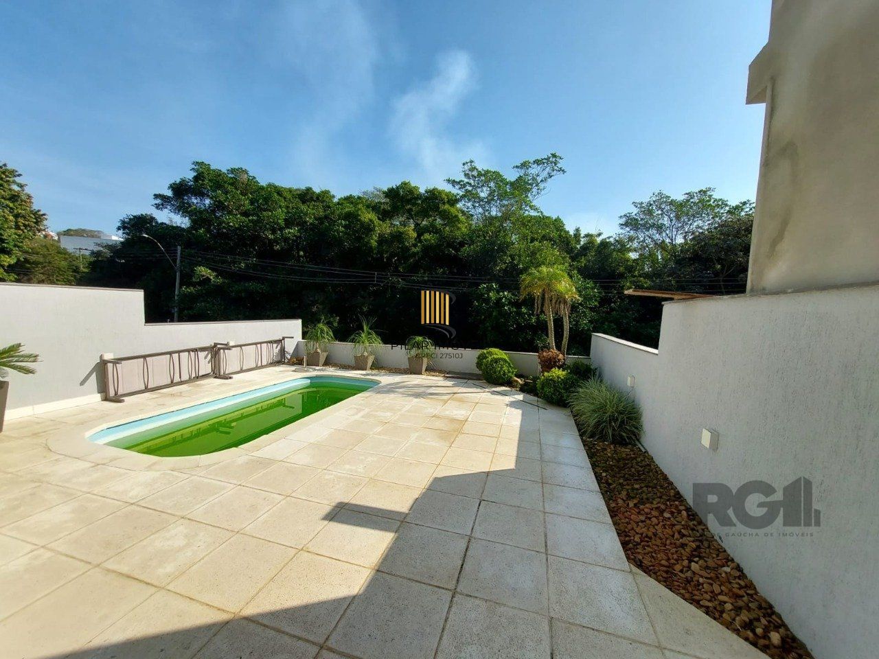 Casa para Venda - 296m², 3 dormitórios, sendo 1 suites, 3 vagas - Vila Nova, Porto Alegre