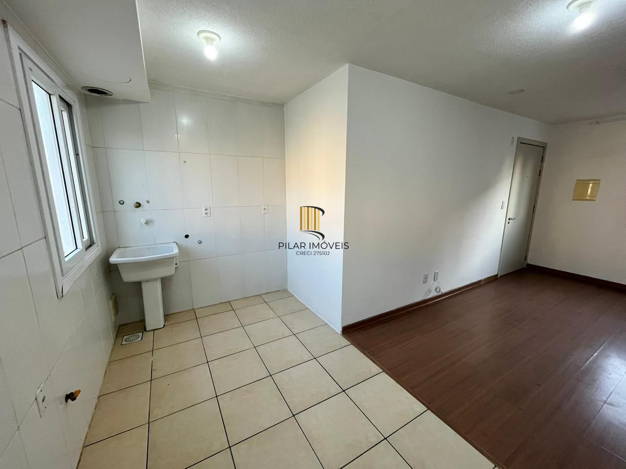 Apartamento com 02 quartos e 01 vaga no Bairro Restinga em Porto Alegre