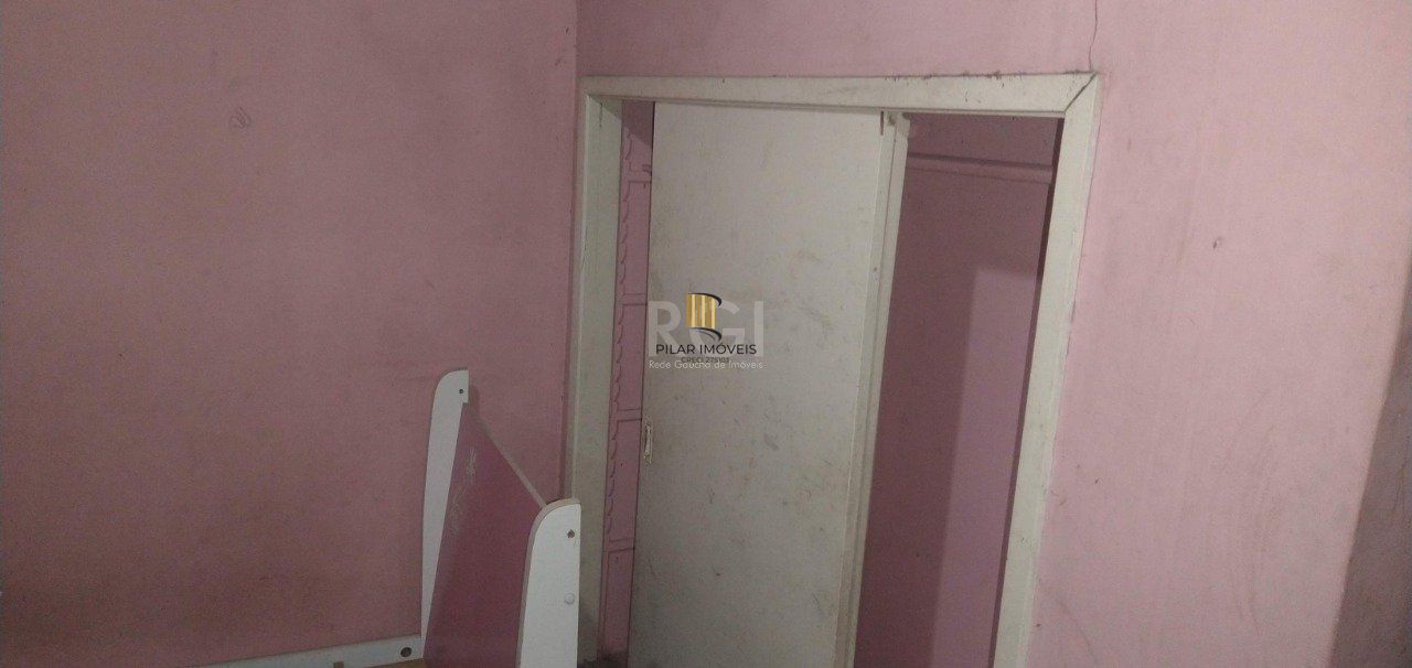 Casa de 4 dormitórios na Av. Teresópolis bairro Teresópolis