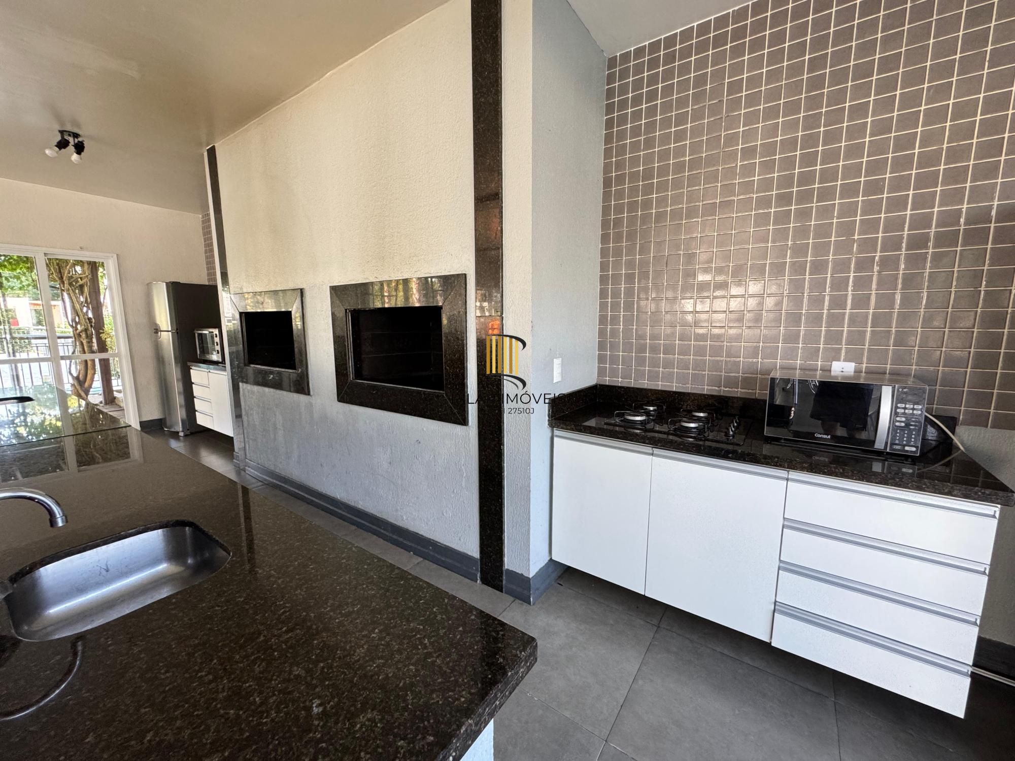 Apartamento com 02 quartos e 01 vaga escriturada no Bairro Lomba do Pinheiro