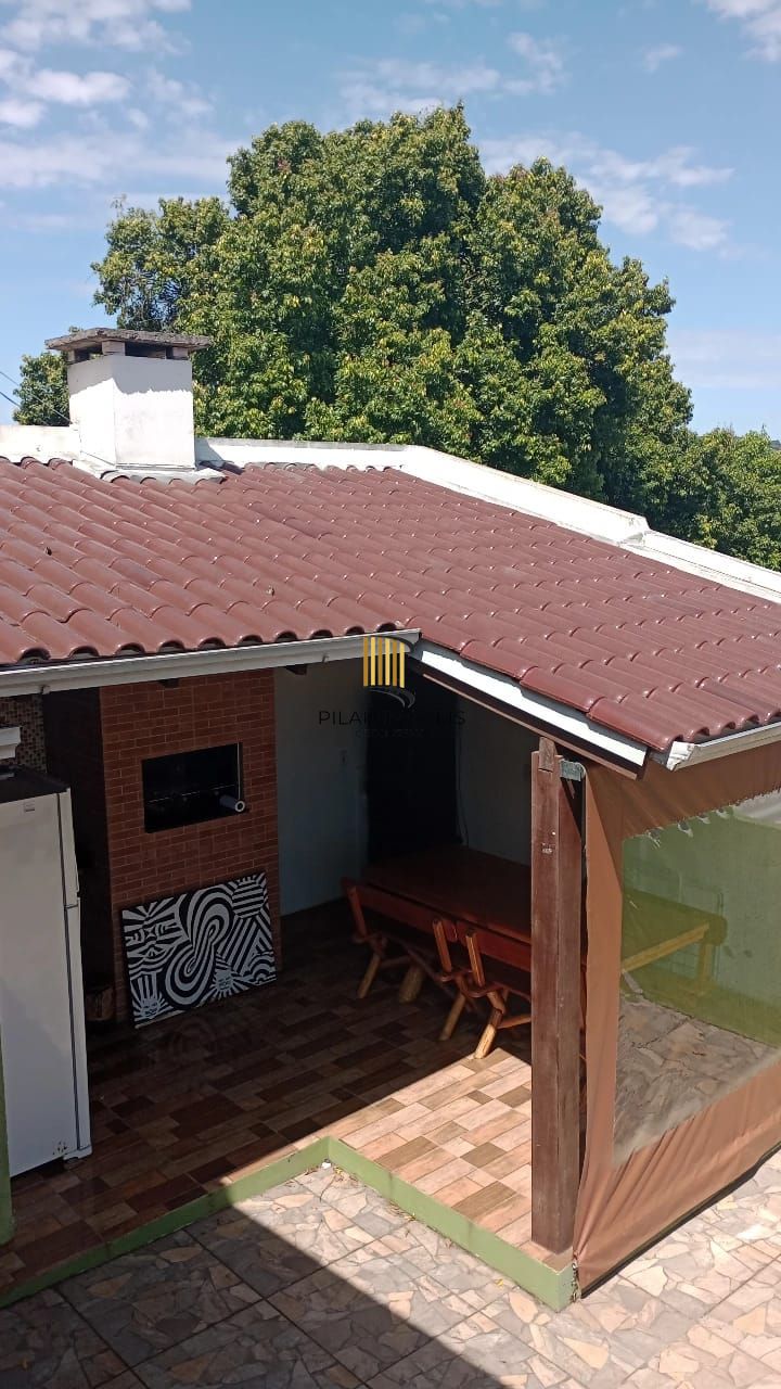 Casa com 02 quartos e 01 vaga no Bairro Cavalhada