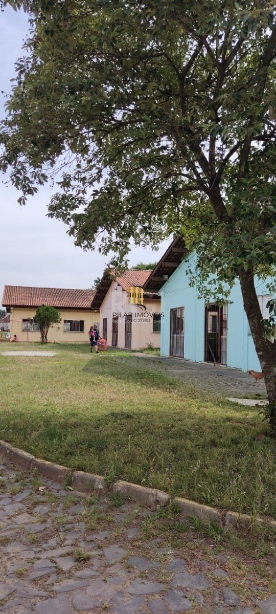 Apartamento de 2 dormitórios no bairro Rubem Berta