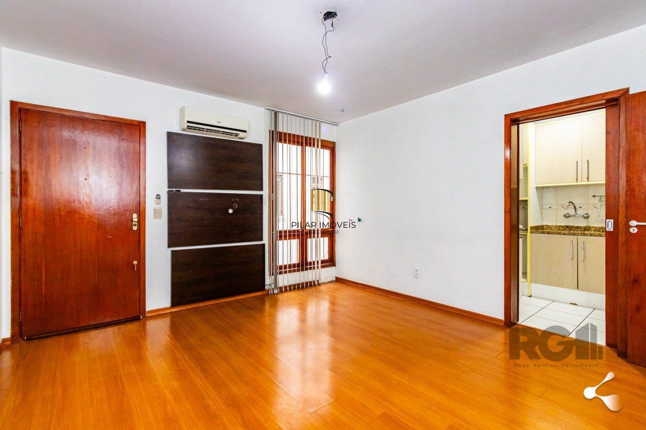 Apartamento com 2 dormitórios e 1 vaga de garagem escriturada  no bairro Rio Branco