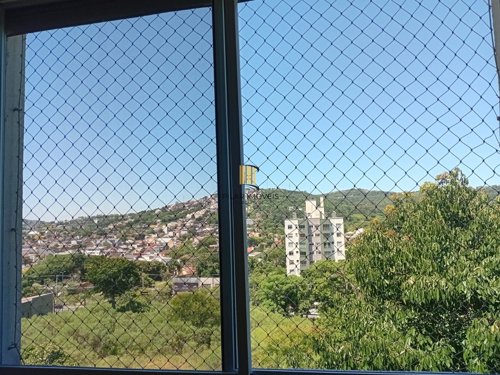 Apartamento de 1 quarto semimobiliado no bairro Tristeza em Porto Alegre.