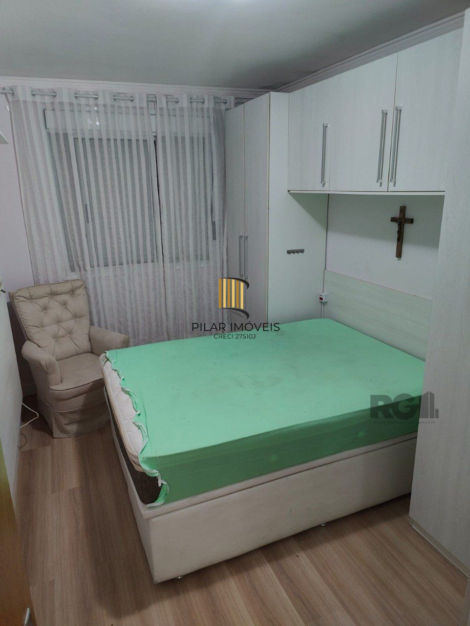 Casa com 2 dormitórios em condomínio fechado em Canoias