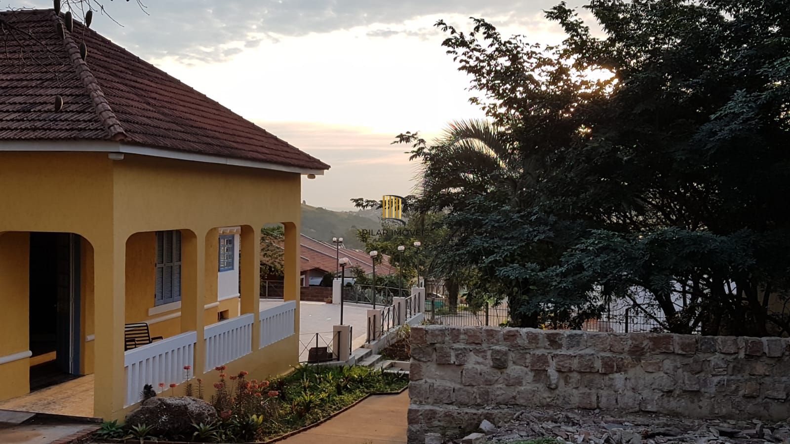 Casa Centenária no Bairro Belém Velho Residencial/Comercial