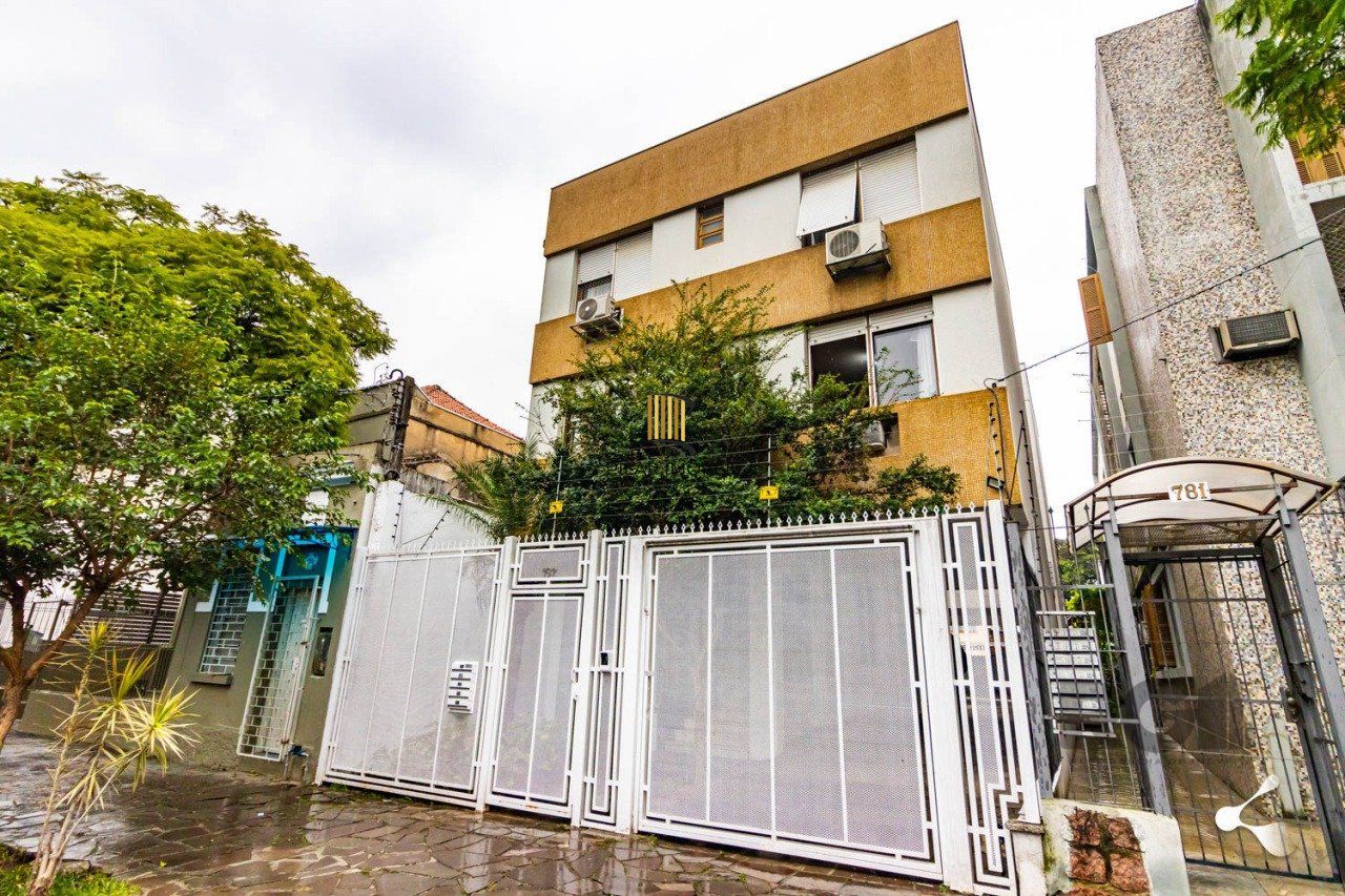 Apartamento com 2 dormitórios e 1 vaga de garagem escriturada  no bairro Rio Branco