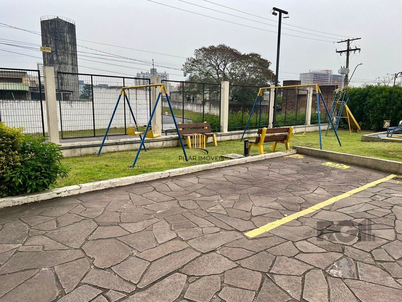 Apartamento 2 dormitórios mobiliado no bairro  Partenon.