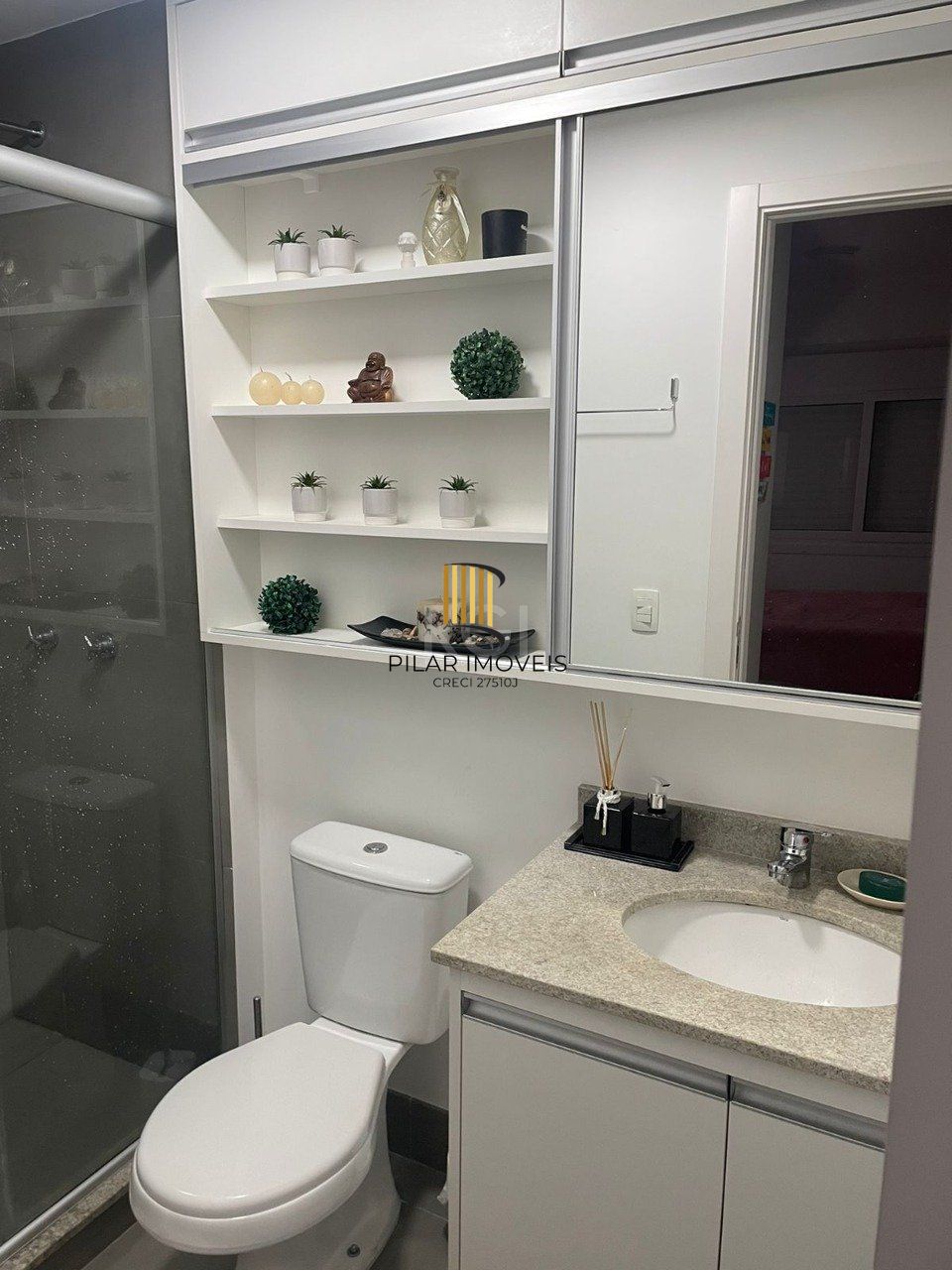Apartamento para Venda - 60m², 2 dormitórios, sendo 1 suites, 1 vaga - Glória
