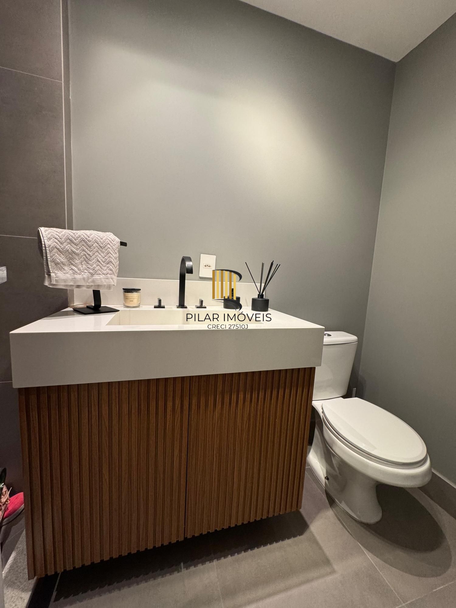 Apartamento com 02 quartos (01 suíte) e 01 vaga escriturada