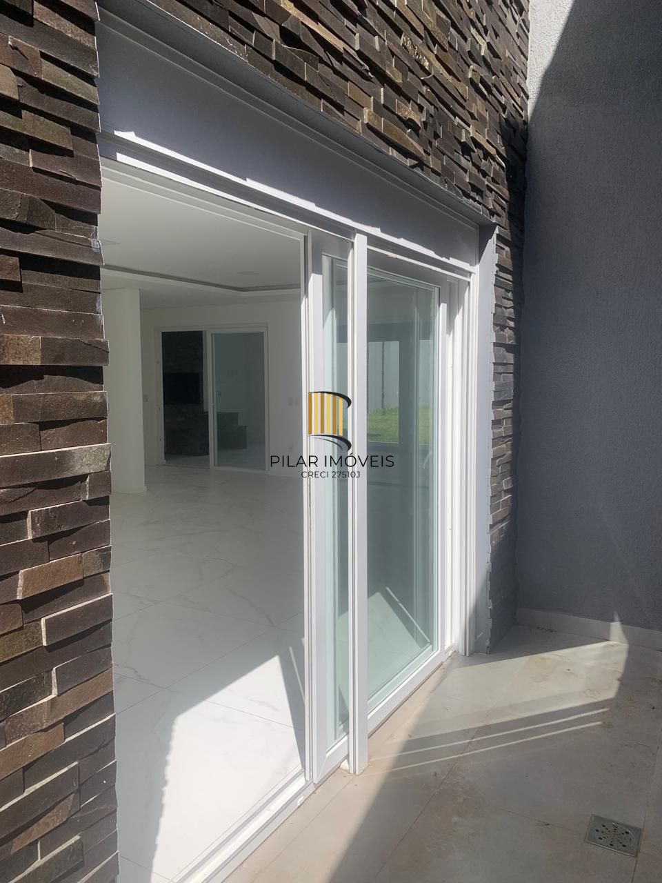 Casa com 3 dormitórios e suíte à Venda no Bairro Medianeira - Porto Alegre/RS