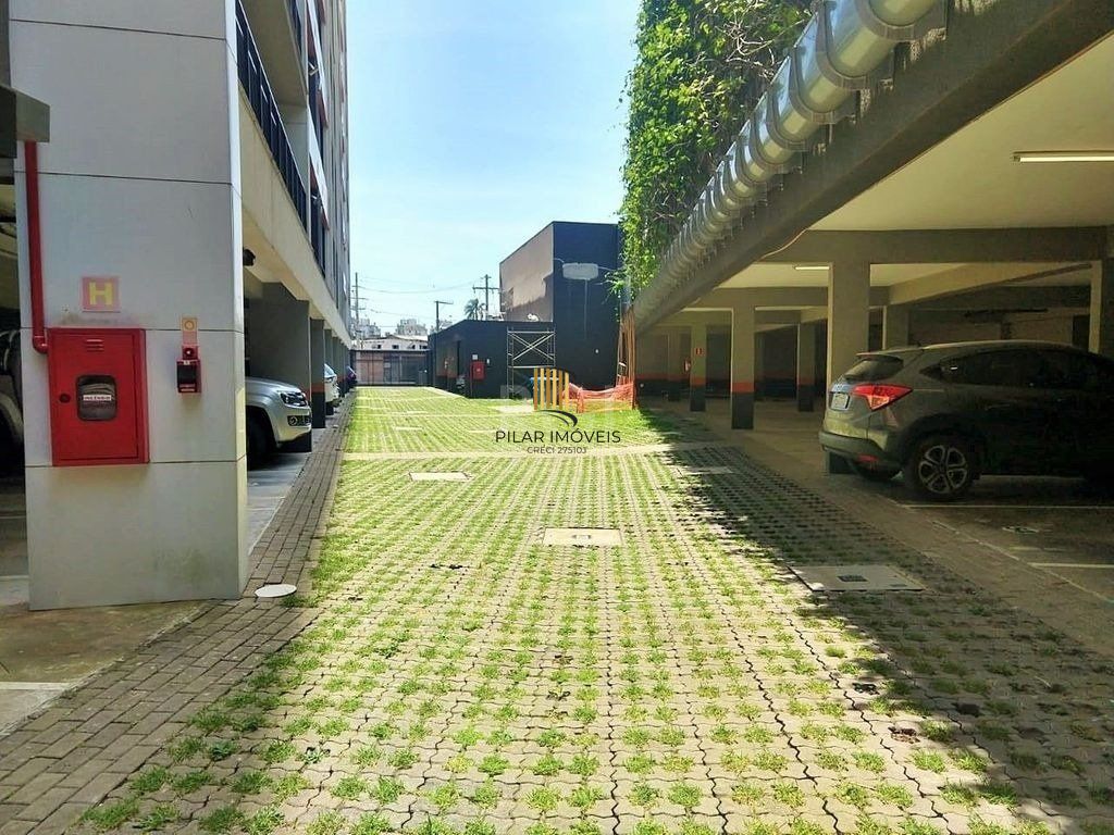 Apartamento com 3 quartos, 1 suíte, churrasqueira, 2 vagas de garagem, no bairro Cristal, Porto Alegre/RS