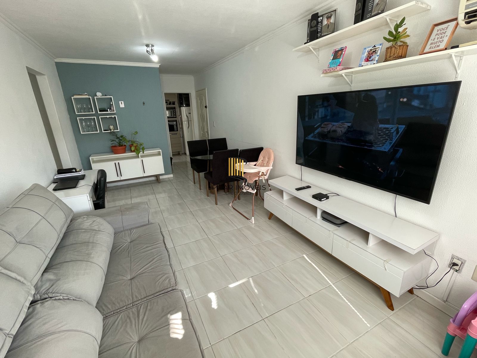 Apartamento com 02 quartos no Bairro Sarandi